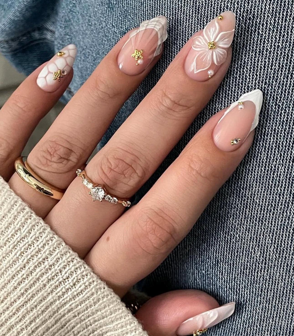 Starfish Charm Press On Nails: White Marble, 3D Flowers