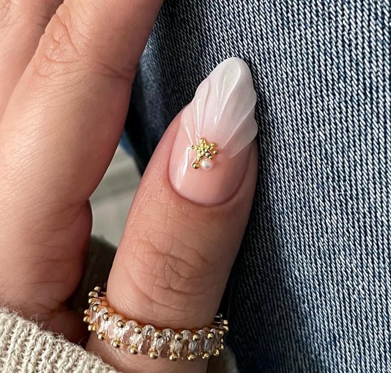 Starfish Charm Press On Nails: White Marble, 3D Flowers