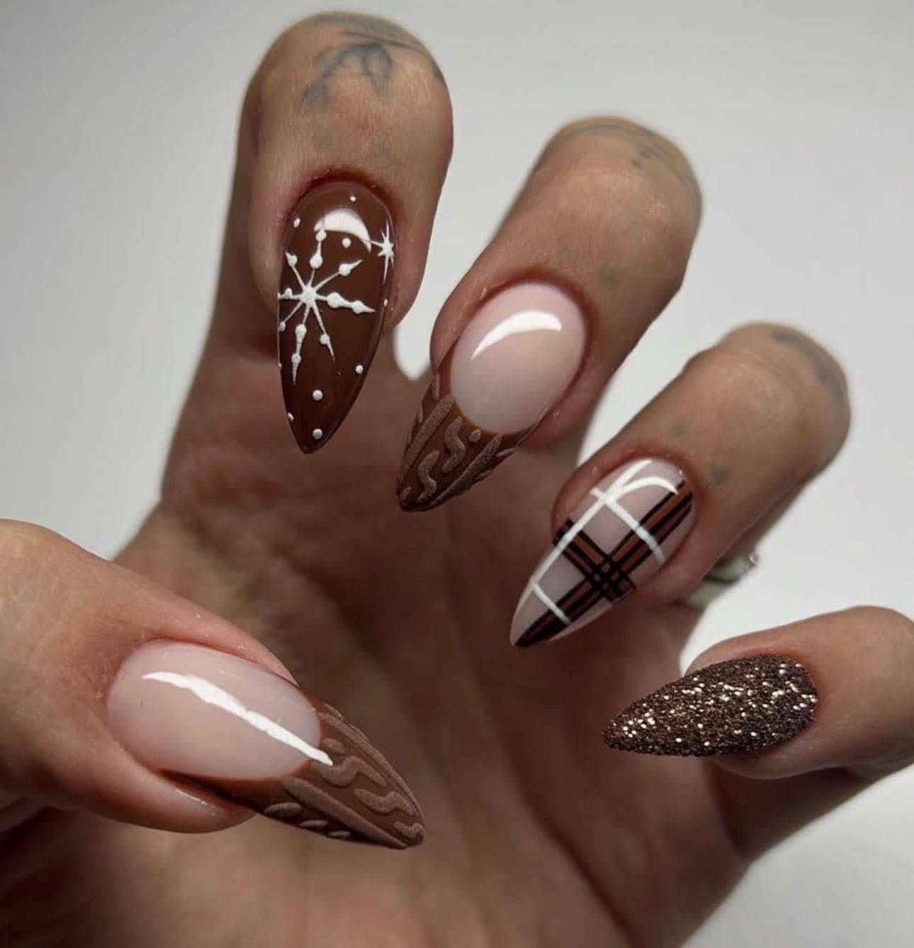 Chocolate Snowflake Winter Press On Nails – Brown Sweater Texture, Cozy Xmas Nails, Handmade Medium Almond Holiday Nail Set, Holiday Gift