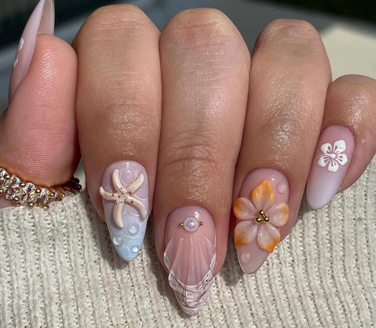 Mermaid Press On Nails: Starfish Almond-Shape Summer Set
